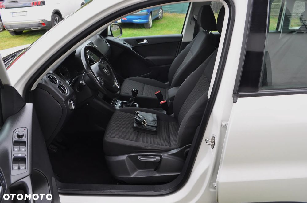 Volkswagen Tiguan 2.0 TDI DPF BlueMotion Technology Exclusive - 27