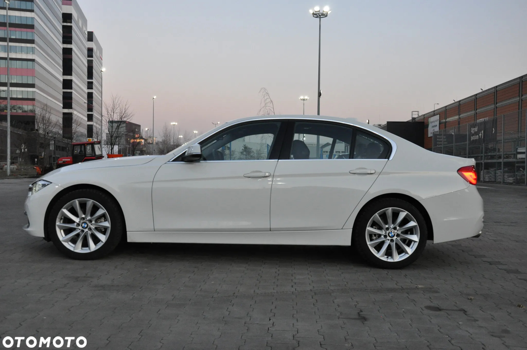 BMW Seria 3 320i xDrive Luxury Line - 4