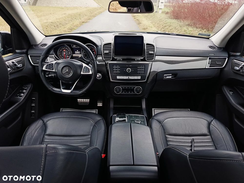 Mercedes-Benz GLS - 9