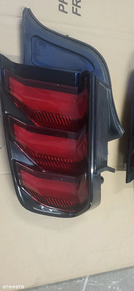 Ford mustang 2019rok lampy tyl lewa prawa usa komplet stan idealny - 2