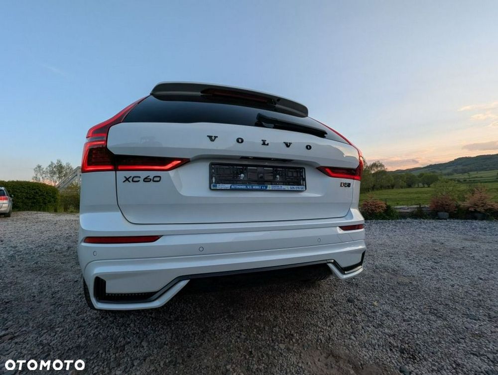 Volvo XC 60 B5 B AWD Plus Dark - 6