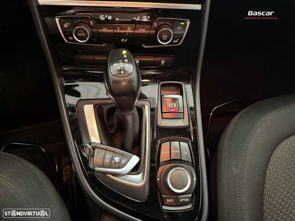 BMW 218 Active Tourer d Line Luxury Auto - 22