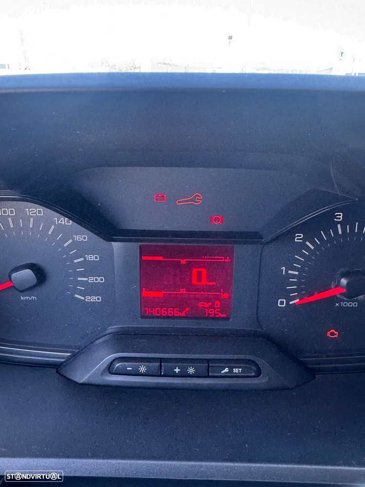 Peugeot Partner 1.5 BlueHdi IVA DEDUTIVEL - 8