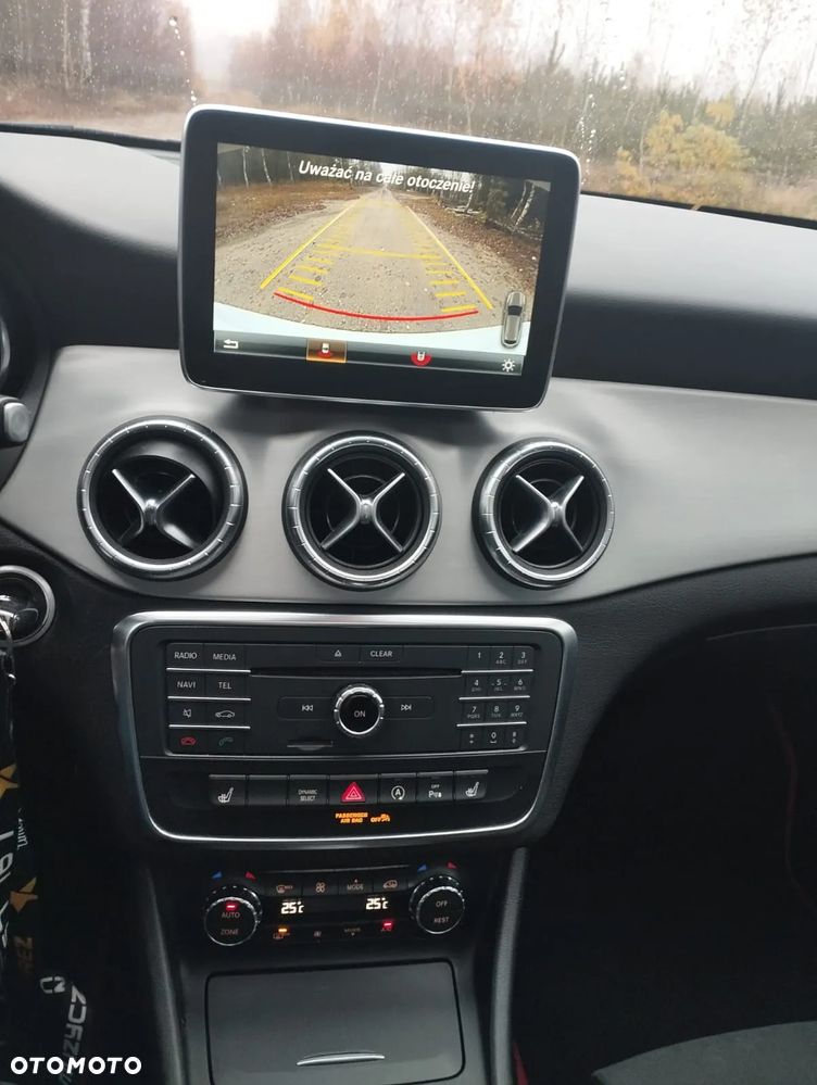 Mercedes-Benz CLA 200 7G-DCT AMG Line - 16