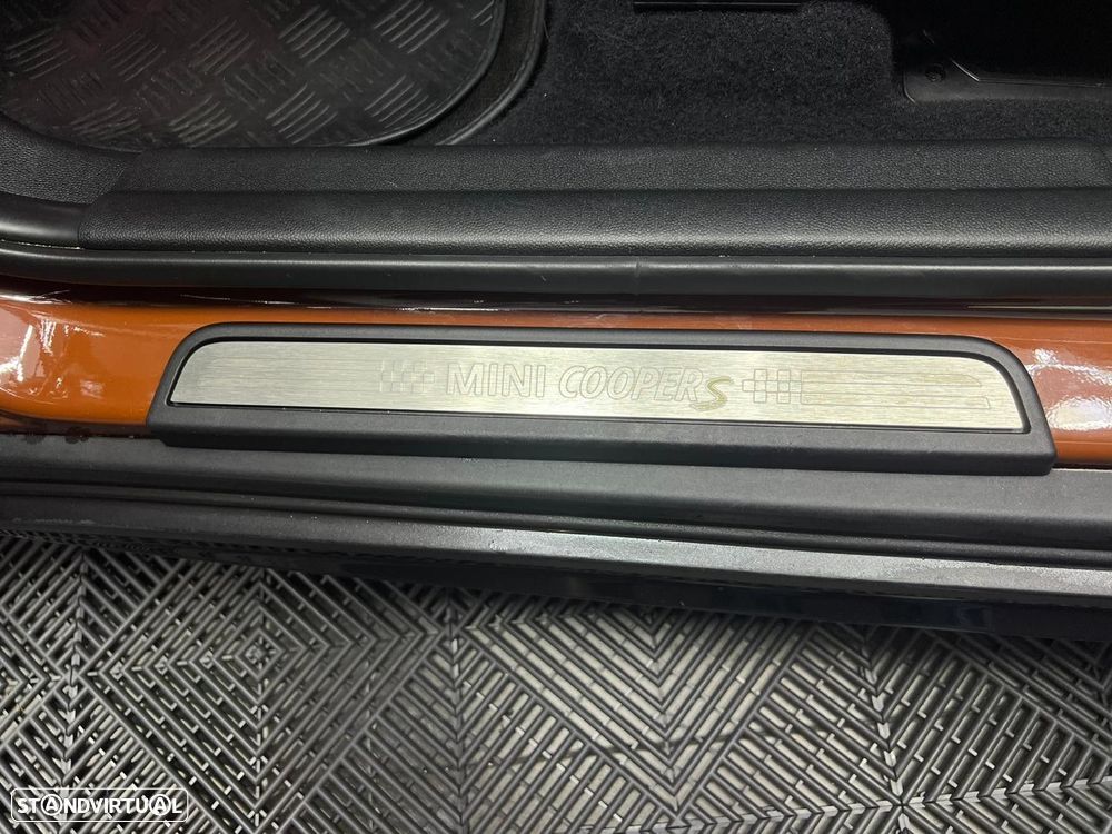 MINI Countryman Cooper SE ALL4 Auto - 37