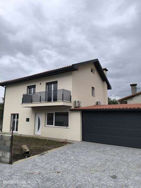 Moradia T4 em Cossourado, Barcelos - Grande imagem: 4/12