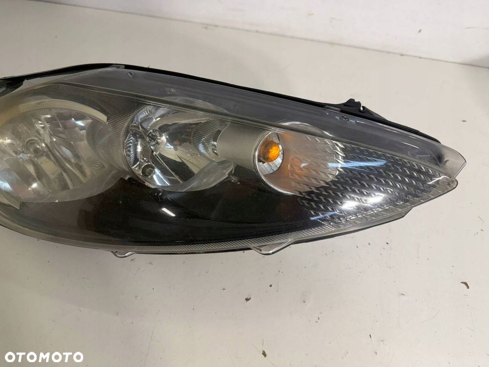 lampa prawy przód prawa przednia ford fiesta mk7 eu - 4