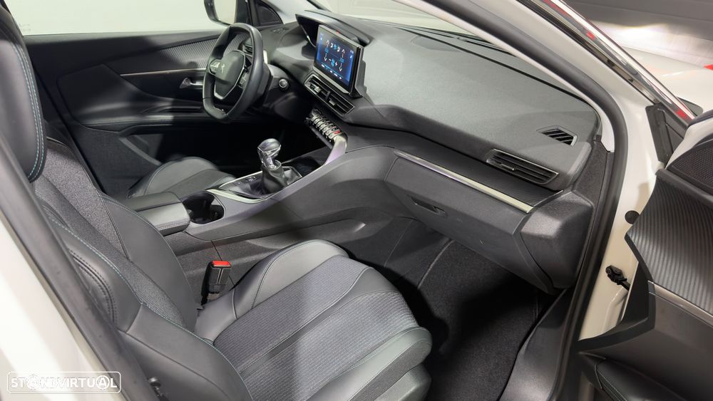 Peugeot 3008 1.2 PureTech Allure - 15