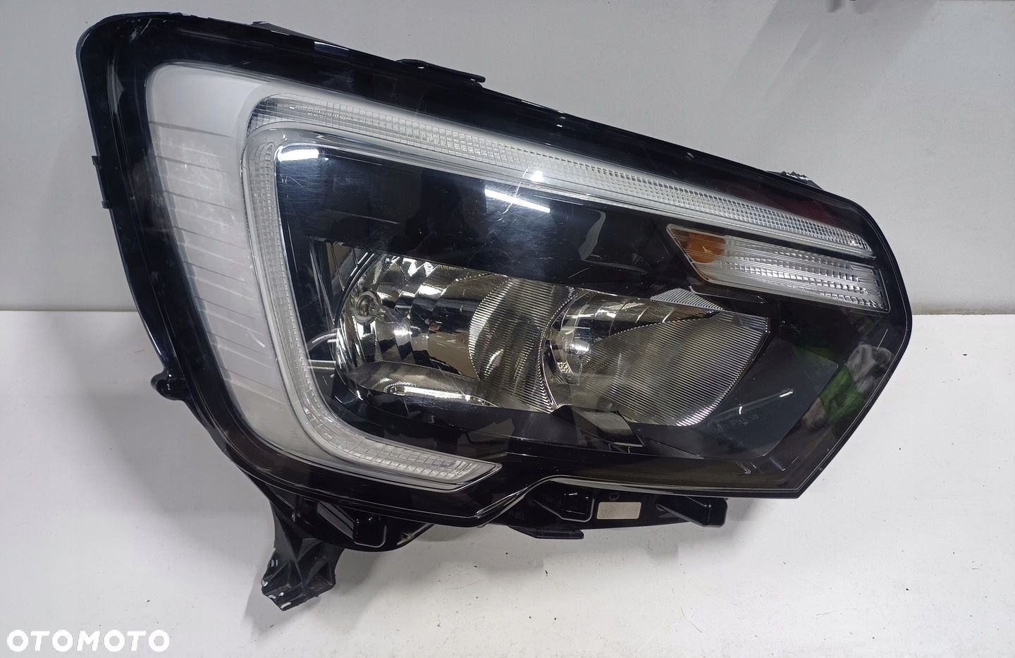 lampa prawy przod RENAULT MASTER IV 4 19 LED EUROPA - 1