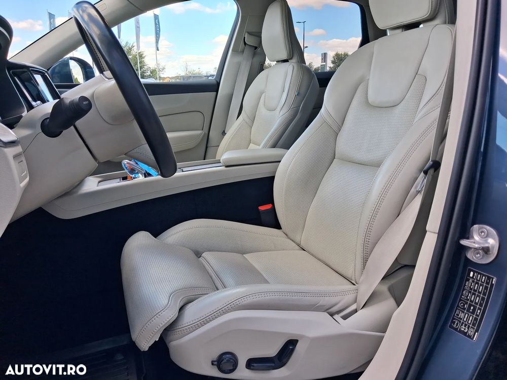 Volvo XC 60 T8 AWD AT PHEV Ultra Bright - 12