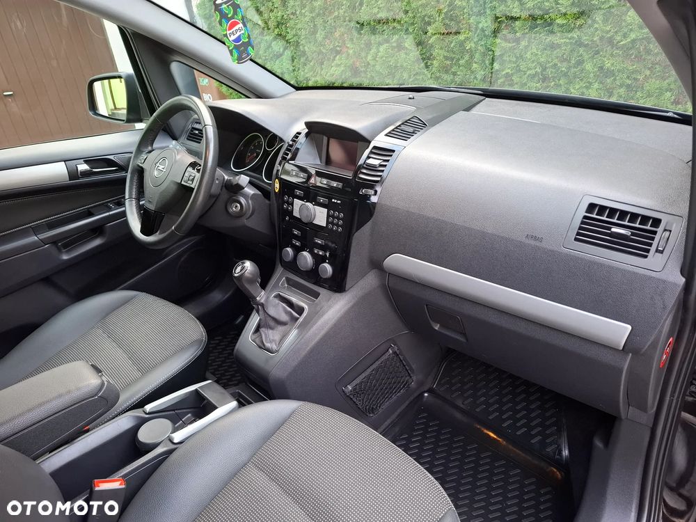 Opel Zafira - 13