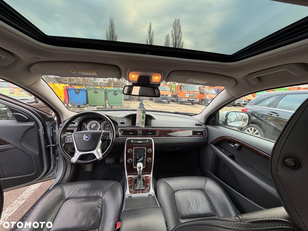 Volvo XC 70 3.2 AWD Momentum - 8