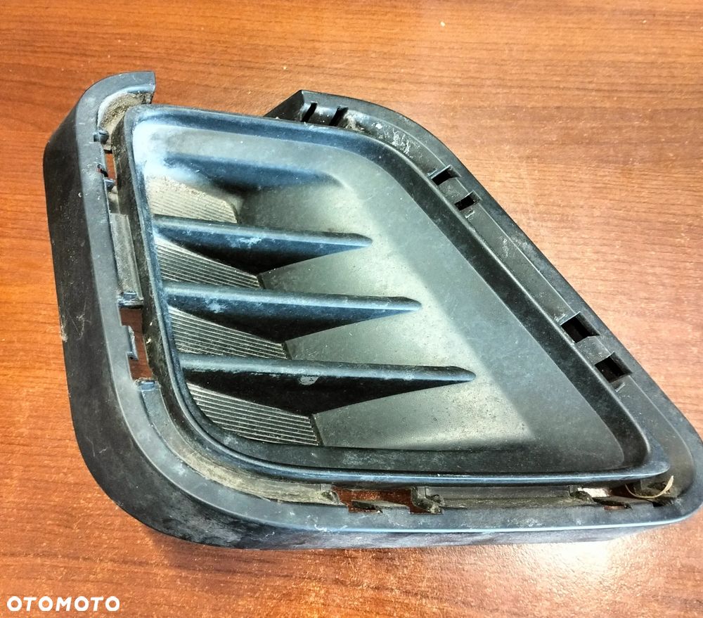 TOYOTA VERSO S KRATKA ZDERZAKA PRAWY PRZÓD 81481-52250