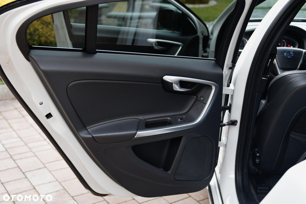 Volvo S60 D3 Drive-E R-Design Momentum - 29