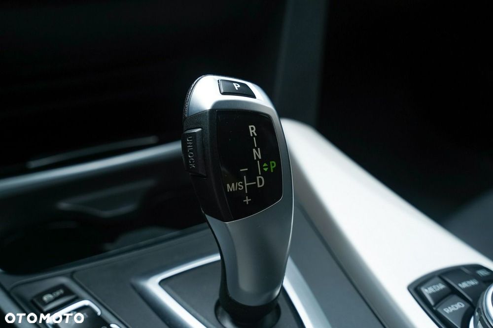 BMW 3GT 318d Sport Line - 18