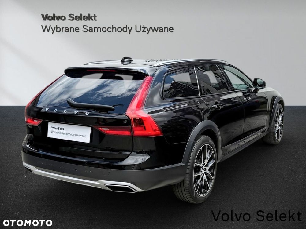 Volvo V90 Cross Country - 10