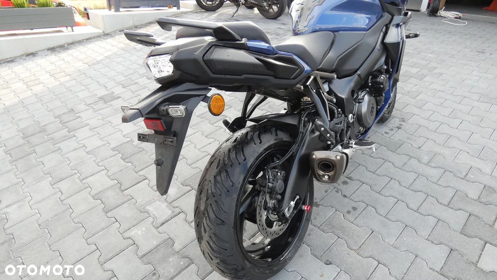 Suzuki GSX - 10