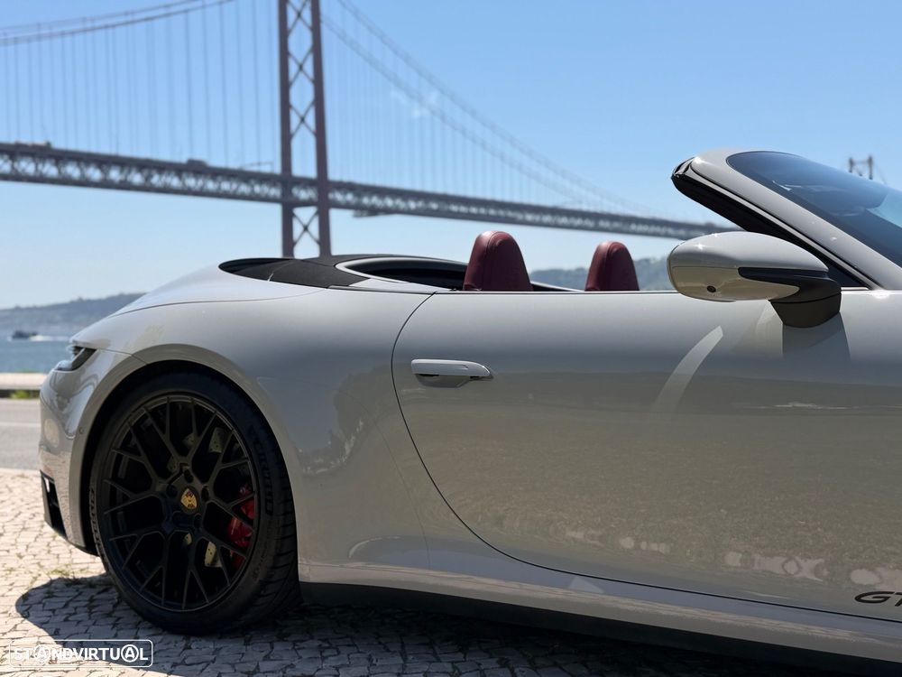 Porsche 911 (992) - 12