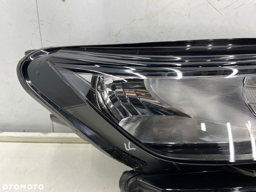 Lampa reflektor Skoda Kodiaq I 16-19r. PRAWA przednia zwykła na żarówki pasek DRL LED prawy przód Eu - 4