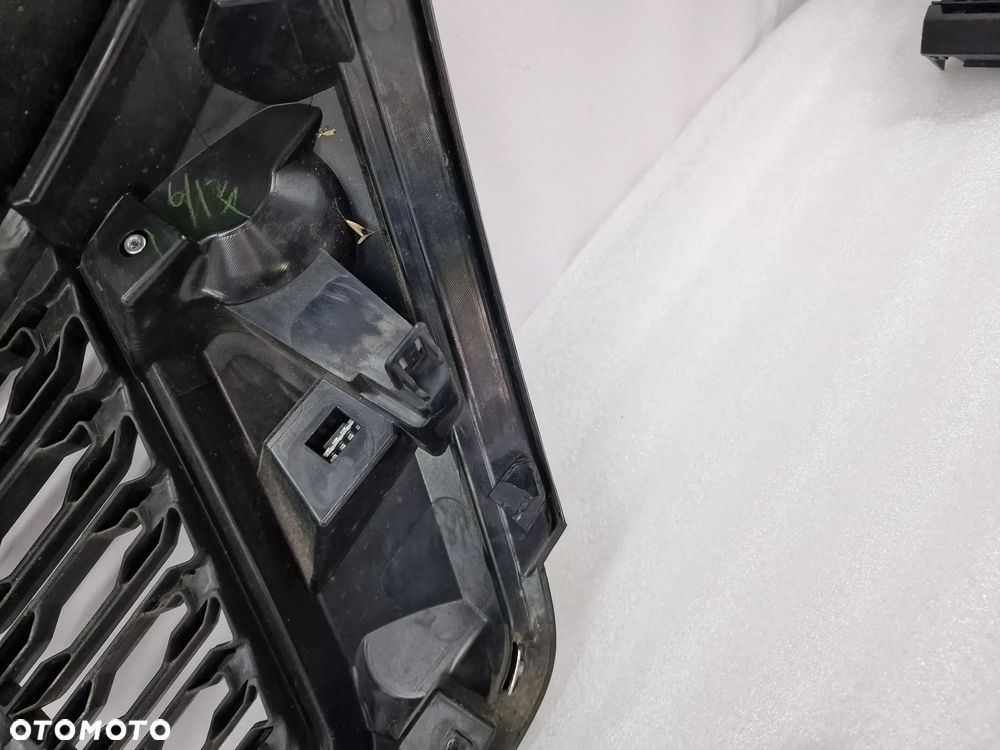 NISSAN X-TRAIL / ROGUE T32 LIFT 17- ATRAPA / GRILL PRZEDNI PRZÓD , NR 623106FR0C , NR AUKCJI GR358 - 17