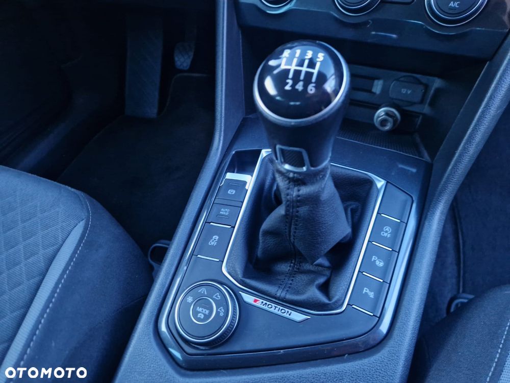 Volkswagen Tiguan - 11