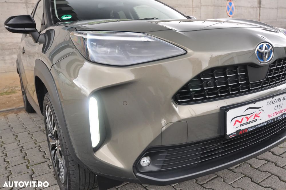 Toyota Yaris Cross 1.5 VVT-i HSD 4x2 Exclusive Elegant - 12
