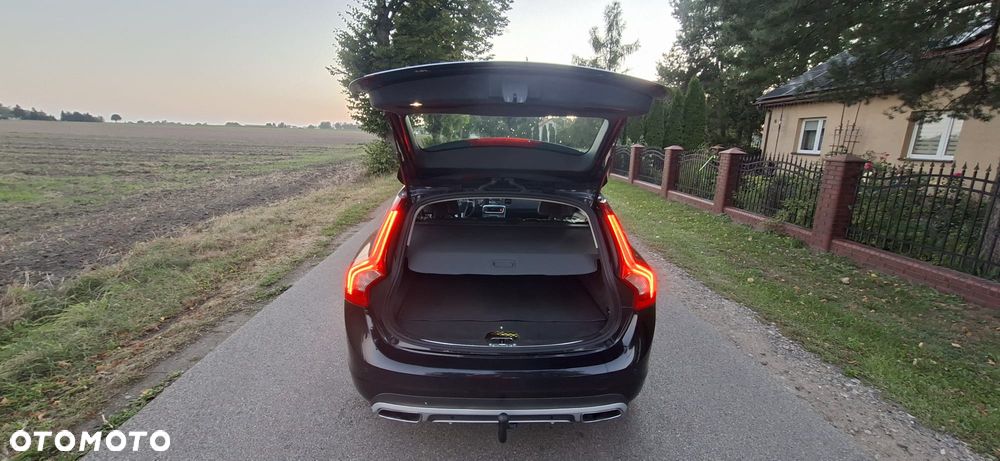 Volvo V60 D6 AWD Plug-in Hybrid Summum - 30
