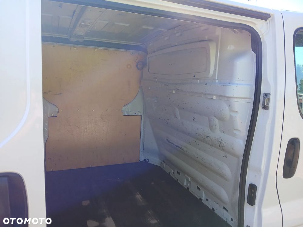Opel VIVARO - 9