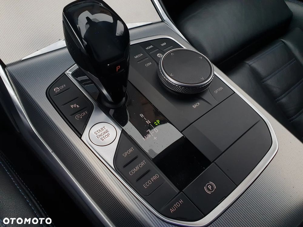 BMW Seria 3 320d Edition M Sport Shadow - 16