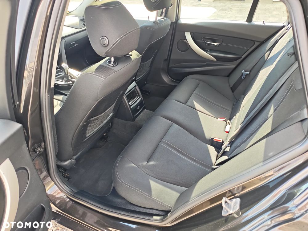 BMW Seria 3 - 16