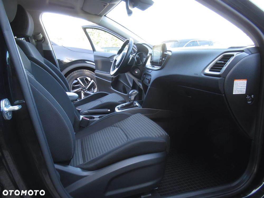 Kia Ceed 1.5 T-GDI M DCT - 9