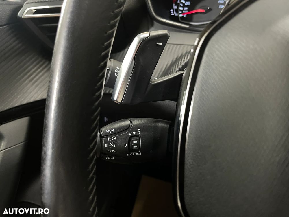 Peugeot 2008 1.2 PureTech EAT8 STT Active Pack - 27
