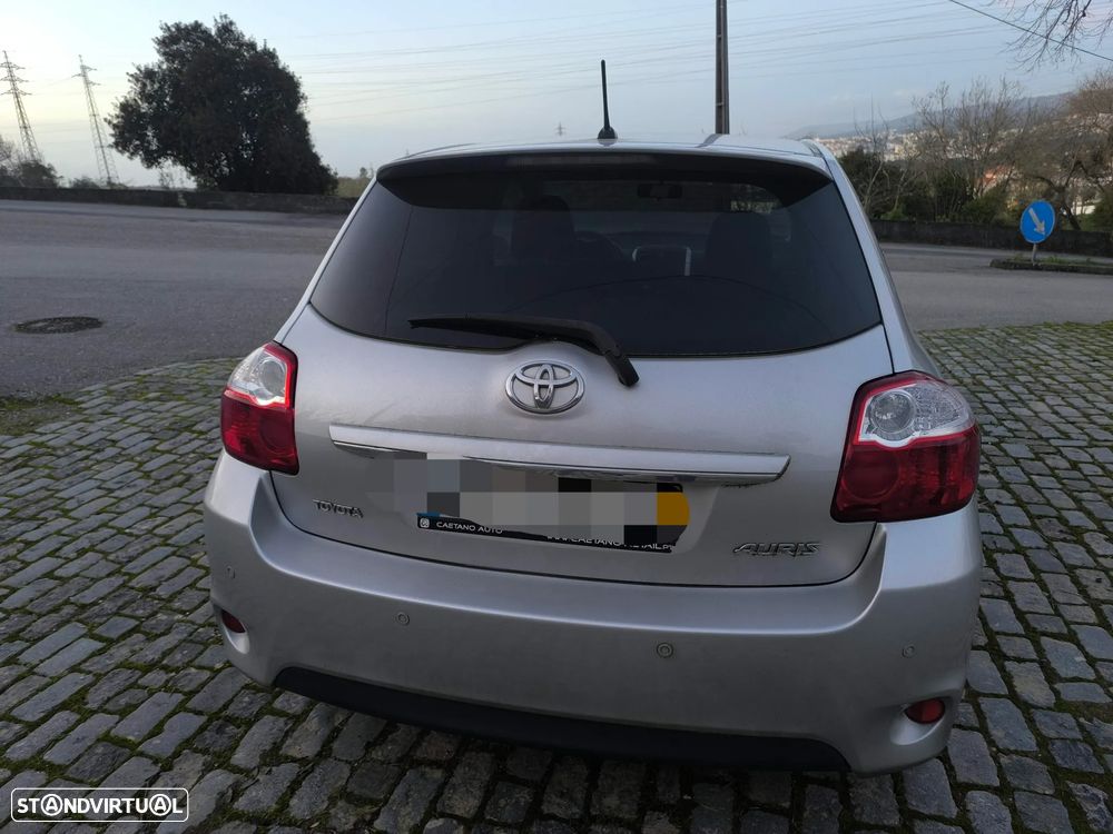 Toyota Auris 1.4 D-4D Exclusive+P.Sport - 3