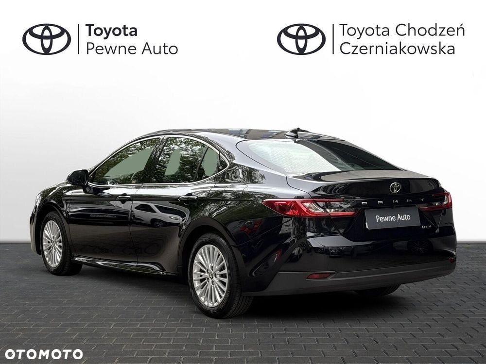 Toyota Camry - 5