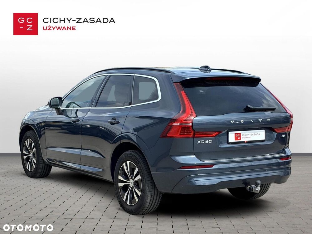 Volvo XC 60 B4 B Momentum - 4