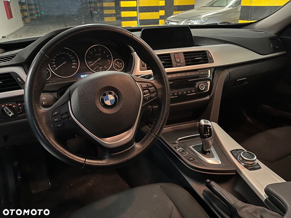 BMW 3GT 320i - 18