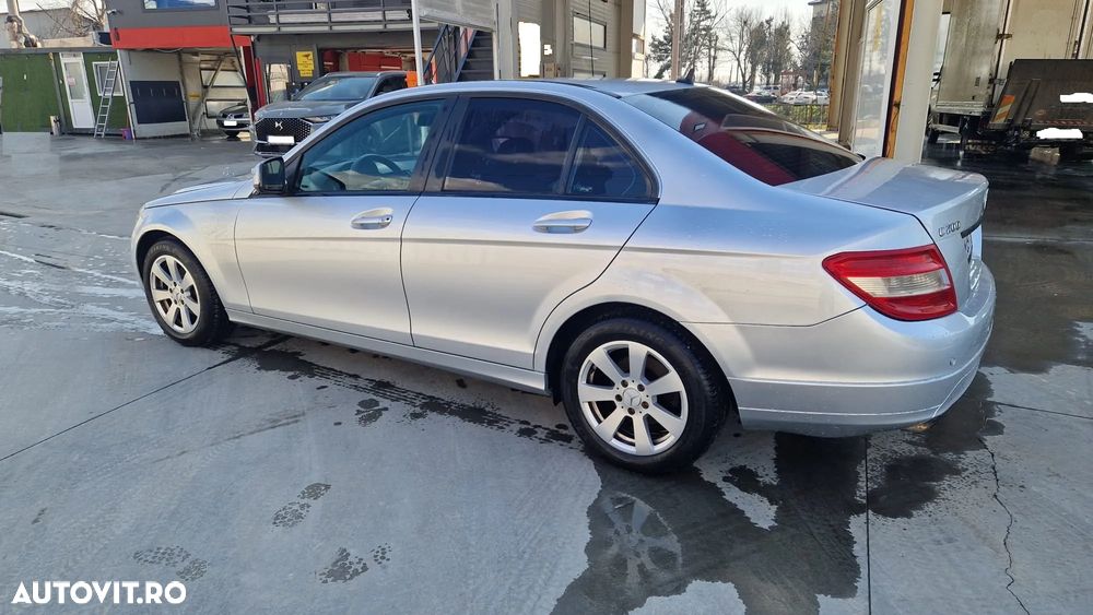 Mercedes-Benz C - 4