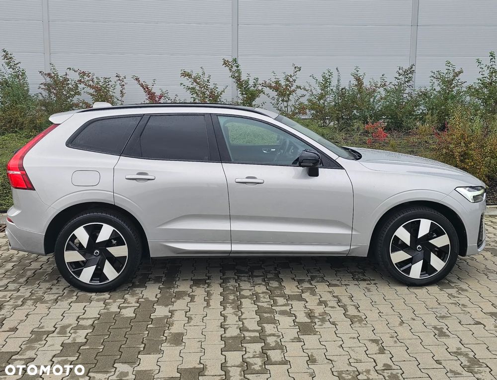 Volvo XC 60 T6 Plug-In Hybrid AWD Ultra Black Edition - 3