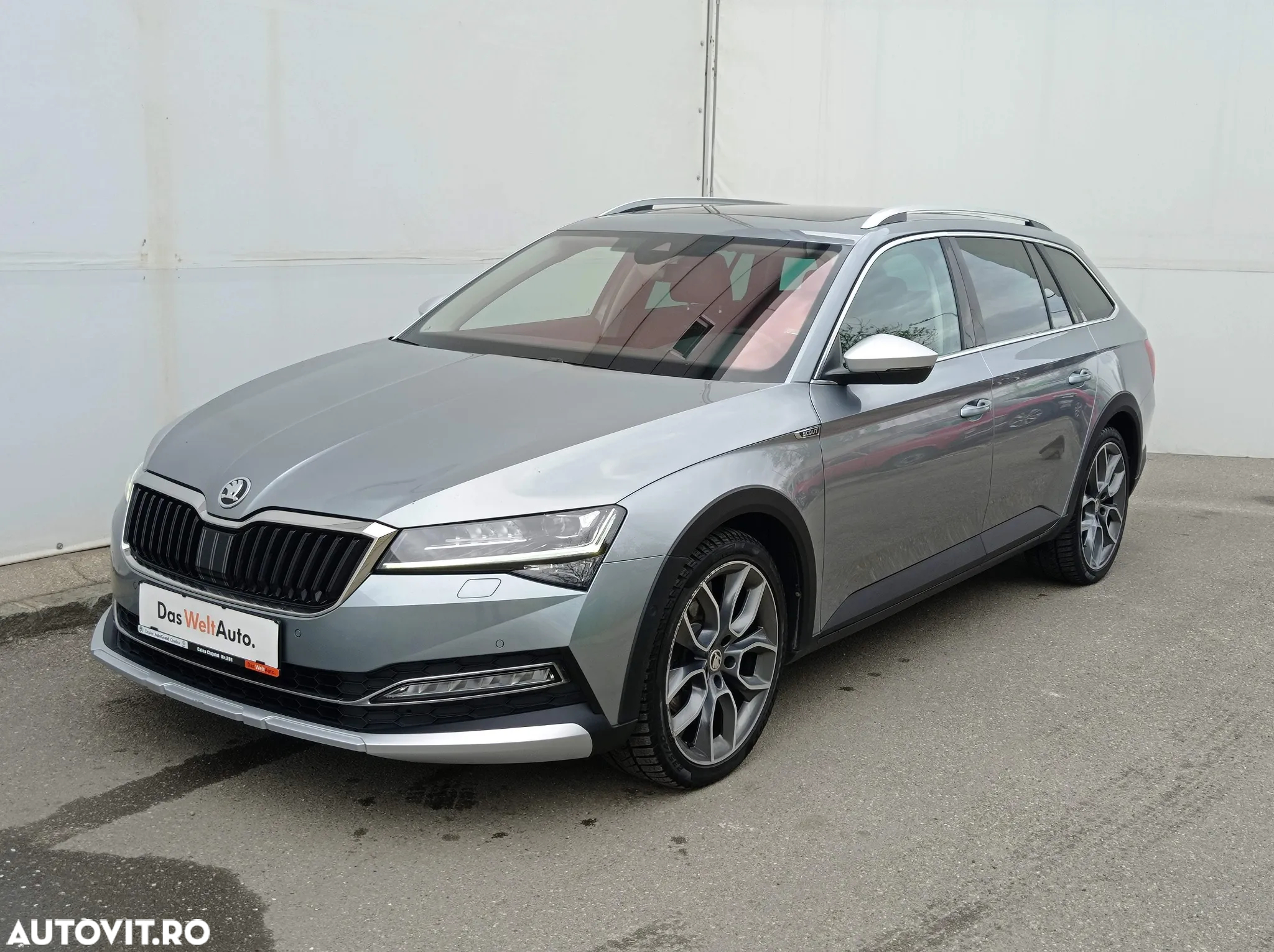 Skoda Superb Combi 2.0 TDI 4X4 DSG Scout - 2