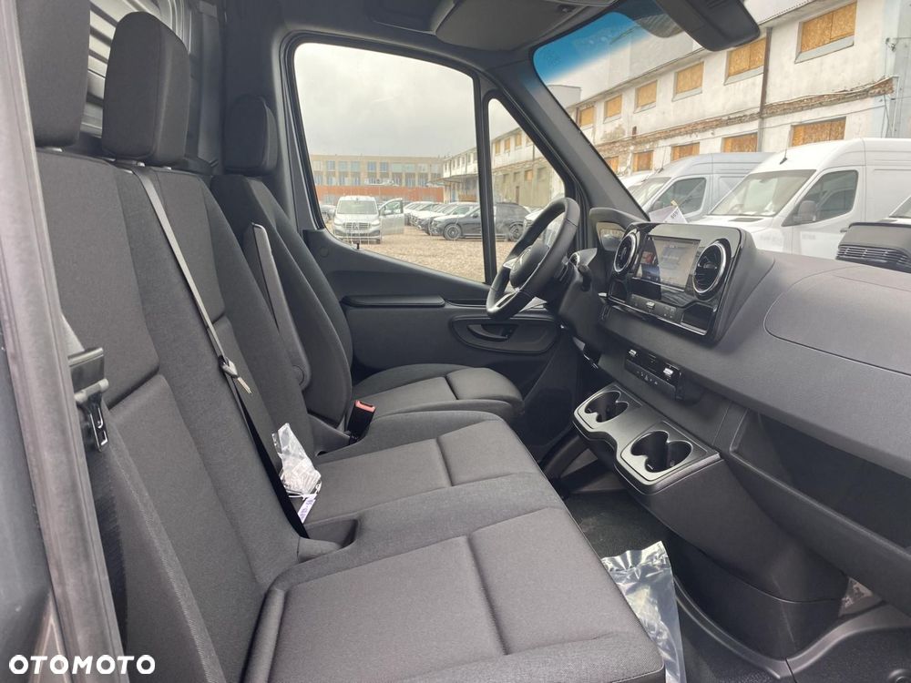 Mercedes-Benz Sprinter - 9