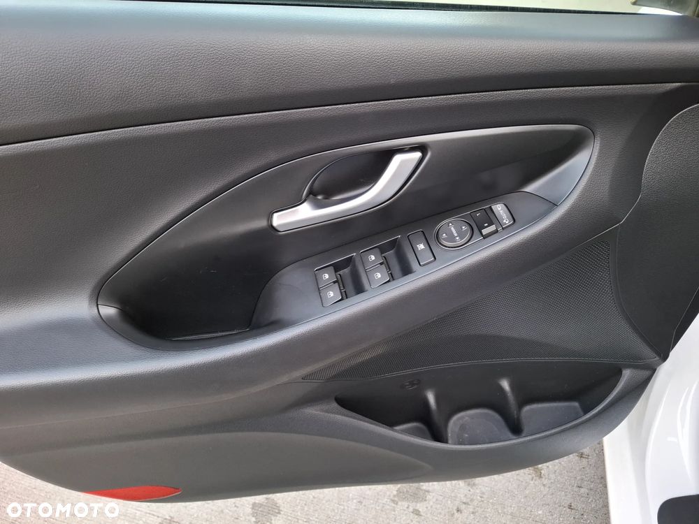 Hyundai i30 1.5 T-GDI 48V-Hybrid Advantage - 13