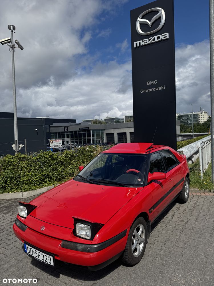 Mazda 323F - 7