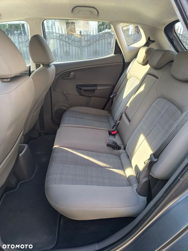 Kia Venga 1.4 M - 12