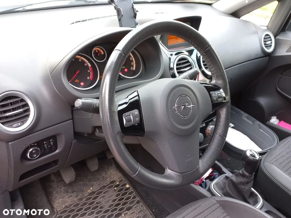 Opel Corsa 1.4 16V Cosmo - 6