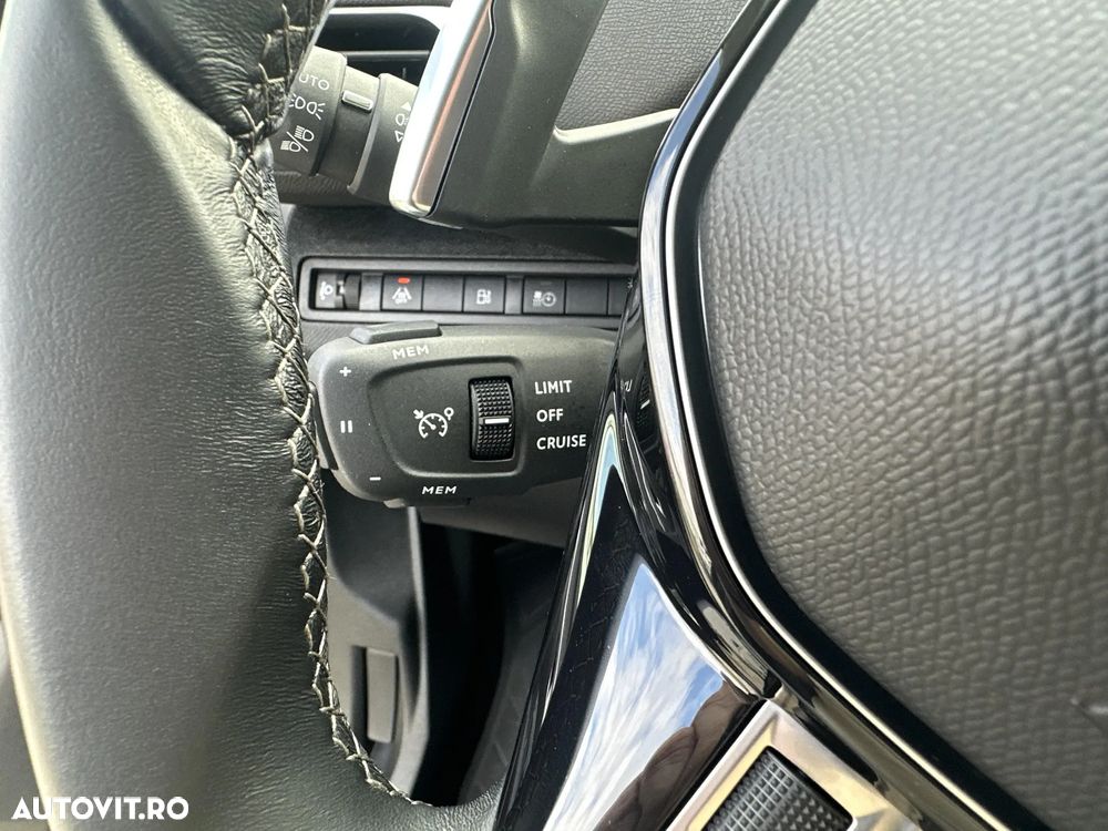 Peugeot 3008 225 e-EAT8 Allure Pack - 24