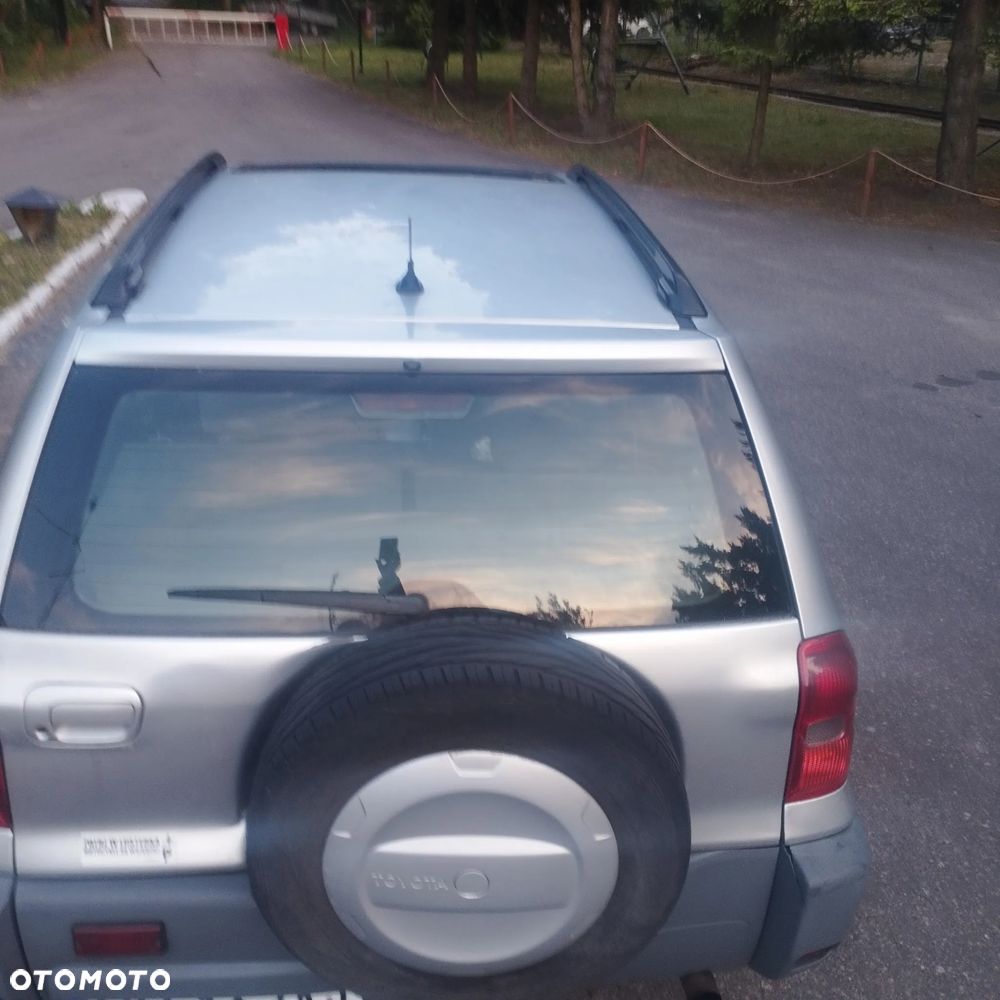 Toyota RAV4 2.0 D-4D 4x4 - 20