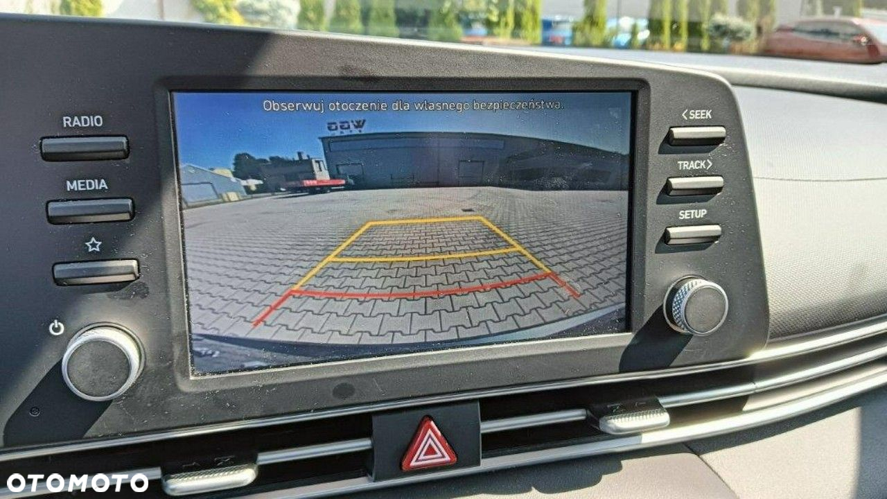 Hyundai Elantra 1.6 Smart CVT - 15