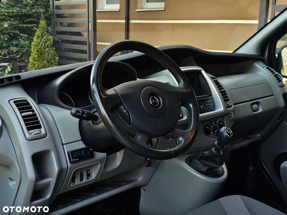 Opel Vivaro - 11