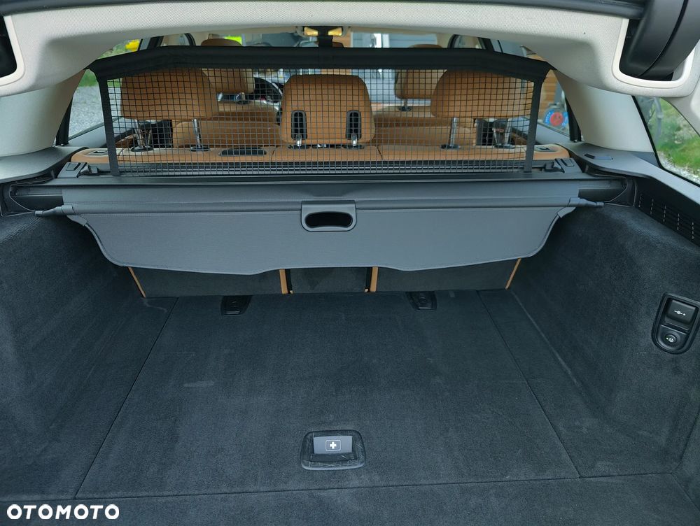 BMW Seria 5 540d xDrive mHEV - 19