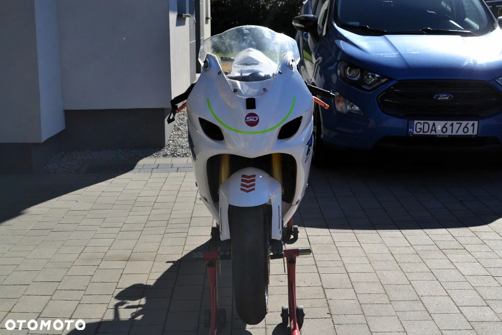 Suzuki GSX-R - 24